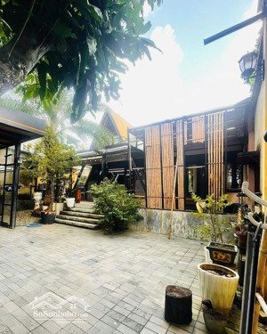 gia đình đã về định cư tại đà nẵng, nay cần bán gấp căn nhà gỗ thông!