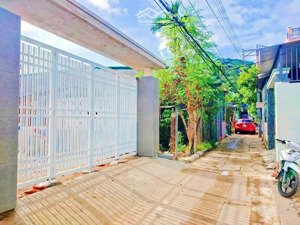 [ đất hẻm ô tô nhỏ nguyễn khuyến _ 4m ] ** cách biển hòn chồng 1,5km ** giá : 1 tỷ 950 triệu