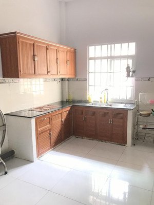 cho thuê nhà hxh 385 đường lê hồng phong