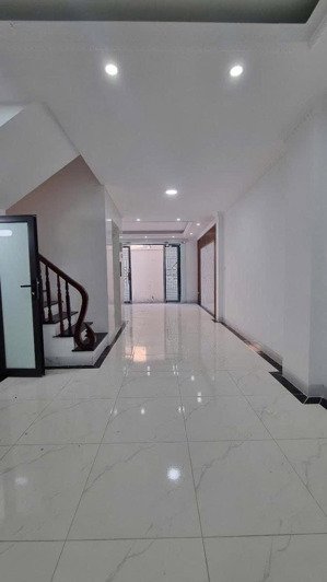 chính chủ gửi bán căn hoà bình, ở kết hợp kinh doanh ngõ thông, 50m2 x 9.x tỷ