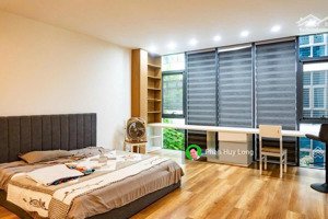 bán nhà siêu hiếm nguyễn khánh toàn cầu giấy 6 tầng thang máy 30m2 mt 4.8m ngõ thông