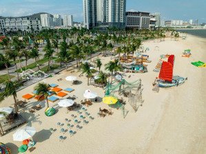 bán căn studio tầng trung view biển, view bể bơi vô cực, hướng đông nam mát giá chỉnh 1.4 tỷ