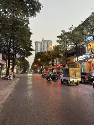 bán nhà mặt phố nguyễn thị định , kinh doanh vỉa hè rộng 41m2 , 6tầng , 4.1mt , 36ty lh 