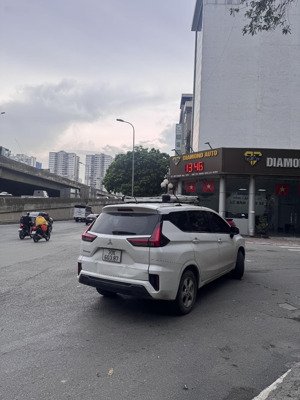 bán mặt bằng lô góc đường chính khuất duy tiến