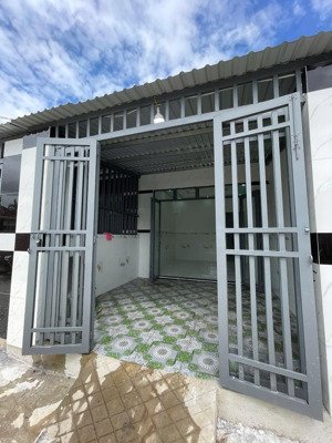 bán gấp căn nhà hóc môn cấp4 4x20 shr 425triêu gần ngã 3 gồng