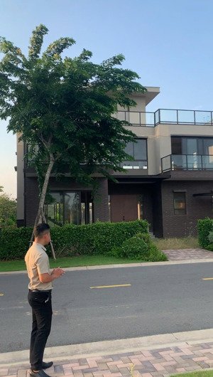 biệt thự tổ ấm kênh đào góc 2 nhánh tại the aqua ưu đãi 8 tỷ + vay 0% 9 tháng, nhận nhà 2026