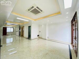 Cho thuê sàn văn phòng tầng 1 và tầng 2 tại KĐT Waterfront