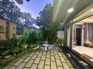 tiếc lắm cũng đành bán biệt thự xịn góc 2 mặt tiền đẹp phố biển nha trang