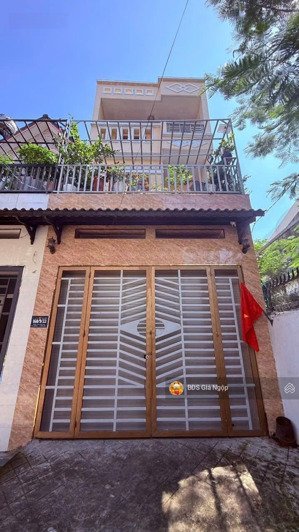 bán nhà sát go dĩ an ,dt 72,8m2 ,sỗ sẵn hoàn công , giá 2 tỷ 3, đường rộng , đang cho thuê 8tr/ th