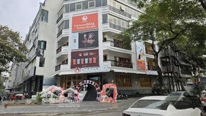 cho thuê nhà mặt phố trần thái tông, mặt tiền 35m, dtsd 500m2, giá ưu đãi