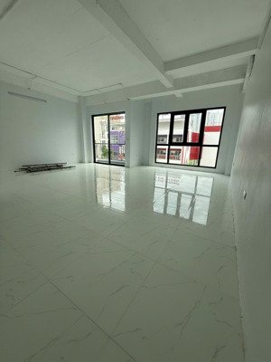 cho thuê mới hoàn thiện tại mỗ lao, 91 m2 x 5 tầng, mới hoàn thiện, giá rẻ 35 tr