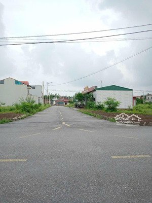 chính chủ cần bán lô đất quế cạnh trường cấp 2 thị trấn quế