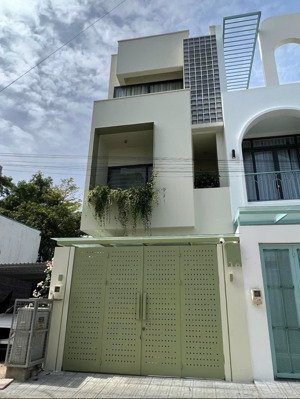 siêu phẩm nhà mới xe hơi vào nhà phổ quang, phường 2, tân bình ngay sân bay