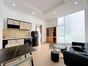 căn hộ 1 phòng ngủ 50m2 ban công ngay phan xích long - ngã tư phú nhuận - chợ tân định quận 1