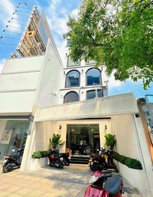 siêu phẩm chỉ vào kinh doanh - 39c trần quang diệu, p14, quận 3