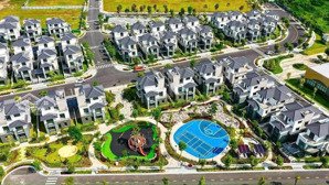 gladia - nhà có sẵn - giáp mặt sông - pháp lý chuẩn - số lượng giới hạn liên hệ e ngay