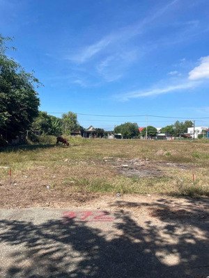 chỉ 1tỷ8 sở hữu ngay 150m2 đất thổ cư tại xã bà điểm-hoc môn, đường ô tô đầu tư xây dựng tốt