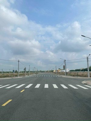 chỉ 1tỷ650 sở hữu lô đất cực kì tiềm năng trong kdc central point, lai hưng, bàu bàng, bình dương