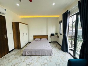 bán gấp toà chdv 8 tầng thang máy ngay ô chợ dừa, dòng tiền 1.2 tỷ/năm, lô góc 3 thoáng, 20m ra phố