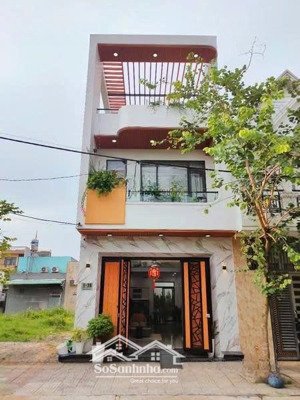 nhà gần đường ra cao tốc siêu đẹp giá rẻ cực kỳ