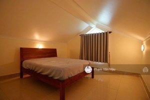 biệt thự hồ bơi thảo điền 1 compound an ninh, hồ bơi + sân vườn rộng, 5pn thuê 120tr/tháng