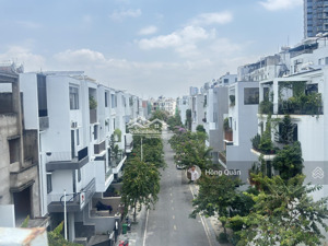 chính chủ bán nhà phố liên kế mystery villa - đảo kim cương q.2. dt 7x20m, 4 tầng. quân 