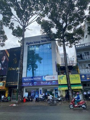tòa nhà mặt tiền trần hưng đạo - dt: 10m x 15m - ngân hàng thuê 325tr/tháng - 5 tầng - gía 90 tỷ