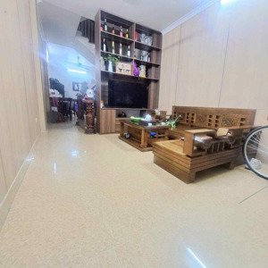 chủ cần bán nhà dân xây 5 tầng x 40m2 - ở thạch bàn - cổ linh - ô tô đỗ trước nhà - giá 5,7 tỷ