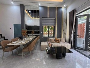 nhỉnh 4 tỷ nhà 2 tầng 2 mặt kiệt mới toanh, cách đường chính chỉ vài bước chân