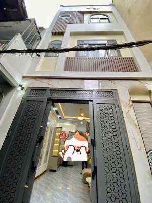 bán gấp nhà đường 6m hồ văn huê-phú nhuận. giá 3tỷ350.đang cho thuê 25tr.gần chợ nguyễn đình chiểu