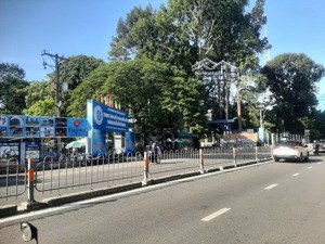 bán nhà mt mai thị lựu, quận 1, 7m x 23m, 6 tầng, hđt: 1,4 tỷ, hơn 40 tỷ, l/hệ: 