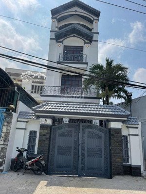 nhà tốt ở ngay! bán nhà đường 10m ngay 110 ông ích khiêm q11 - dt 7x25m 4 tầng thang máy (23 tỷ)