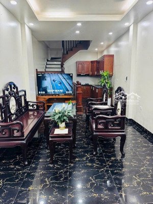 bán nhà lai xá , 35m2, 5tầng, ôtô gần nhà , giá chỉ 5tỷ( tl) cực hiếm