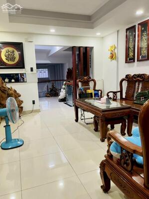 Bán nhà Khâm Thiên 42m2 nhà đẹp gần phố thông tứ tung thang máy 13 tỷ