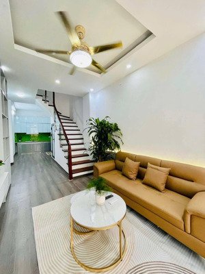 bán nhà riêng đại từ, 4 tầng dân xây lô góc 40m2, 5pn, 4wc, phong thủy đẹp, nhiều tiện ích gần chợ