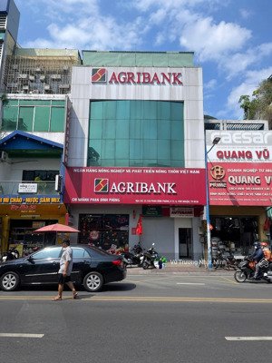 2mt phan đình phùng, dt 240m2 (8 x 30) ,3 tầng , hđt 200tr, giá bán 52 tỷ