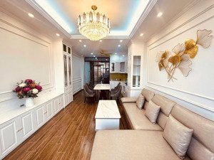 nhà đẹp phố trích sài 47m2*6t, thang máy, thông sàn, ô tô, gần hồ tây, trường tiểu học chu văn an.