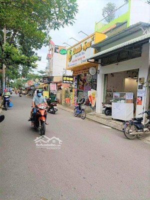 mặt tiền chợ tân chánh hiệp 18. đối diện cổng đh giao thông vận tải. dt: 5x28m giá: 6.8 tỷ