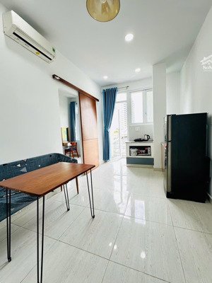 cho thuê căn hộ cc mini dạng 1pn balcon full nội thất - vị trí gần ngã tư phú nhuận