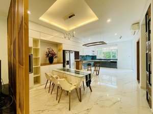 biệt thự liên lập villa park - 8x20m gần công viên thoáng mát - full nội thất cao cấp - 5pn 5wc mới