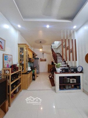 bán nhà trần cung 38m2, dân xây 4 tầng, sổ đỏ, đầu tư, giữ tiền tốt, giá rẻ vẫn có thương lượng