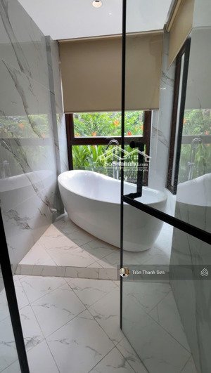 bán nhà phố trần duy hưng - 5 tầng thang máy - 48m2 nội thất nhập - lô góc - có không gian xanh