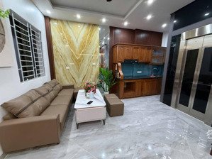 bán nhà cổ nhuế, 33m2 chỉ 8.2 tỷ, dân xây, ngõ thông, 1 nhà ô tô tránh, thang máy, full nội thất