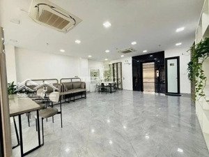 siêu phẩm ngõ 34 hoàng cầu 100m2 3 tầng có thang máy, hầm để xe, cạnh cc tân hoàng minh 55tr/th