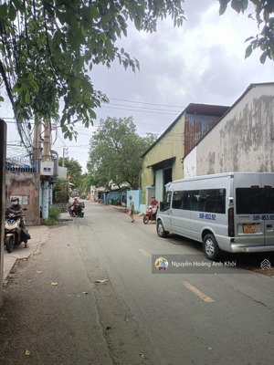 bán lô đất cực đẹp, 4 x 25m, vuông vức, đường 6m thông