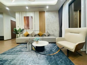 hot: cho thuê căn hộ 4 ngủ full đồ discovery compex nhà mới tinh, giá 36tr/tháng. lh: 0355;965;987