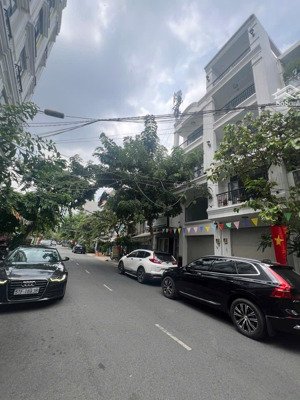bán nhà đẹp 4x17m, 4tầng có thang máy giá 15.9tỷ, mt đường số kế lâm văn bền p.tân quy, quận 7