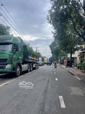 bán lô đất xưởng 1700m sổ riêng full thổ cư giá cực rẻ chỉ 18tỷ500tr còn thương lượng tại p. hoá an