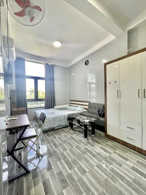 cho thuê phòng giá rẻ cửa sổ lớn full nội thất gần chợ bến thành quận 1 tháng 7/2025