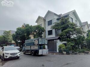 Biệt Thự Đẳng Cấp Tây Mỗ, Gần Vin Smart City, Sát Vườn Hoa, DT 202m2 - 3tầng, giá 33 Tỷ